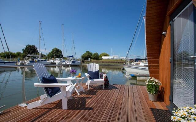 Sea Breeze Ark 900 Boat