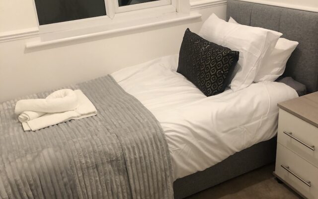 Lovely 3-bed House in Chafford Hundred