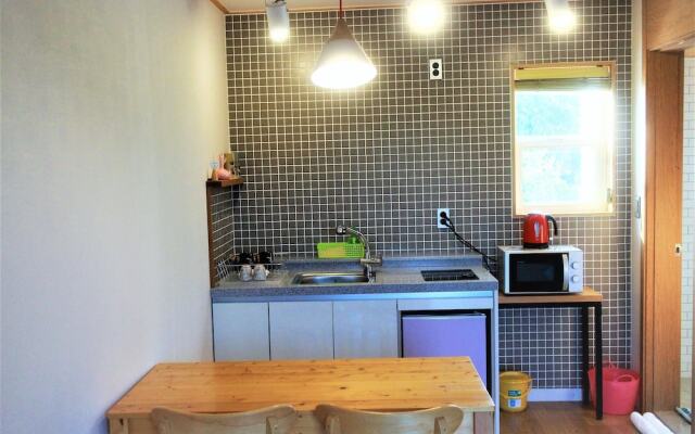 Jeju Herb Pension Oz