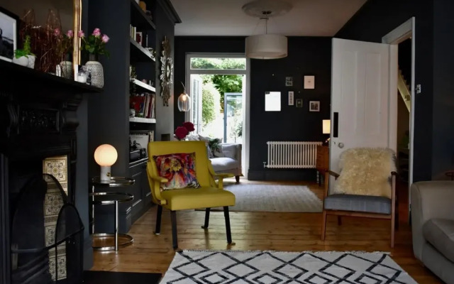 Beautiful 3 Bedroom Hove Townhouse With Garden