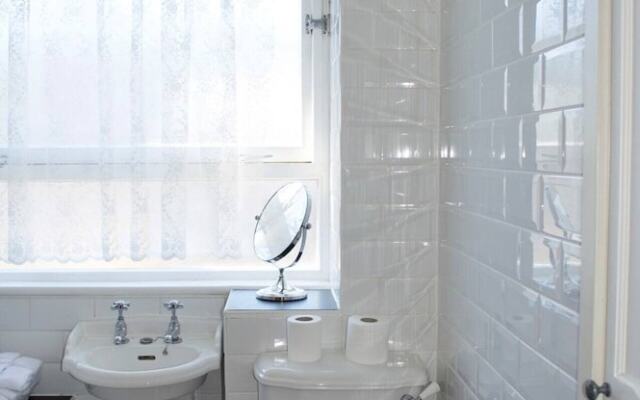 Extremely Central And Spacious Flat