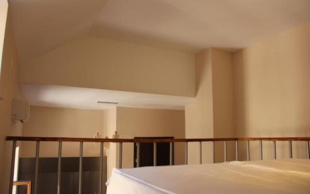 Studio Apartment Near Europe Square