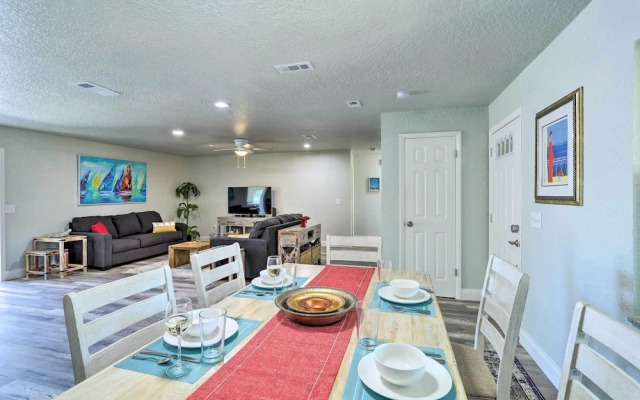 Pet-friendly Merritt Island Home w/ Heated Pool