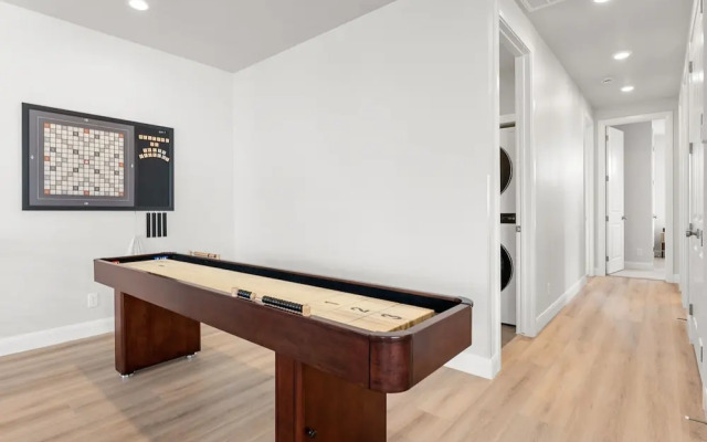 Oasis Retreat 5 Bedroom Townhouse