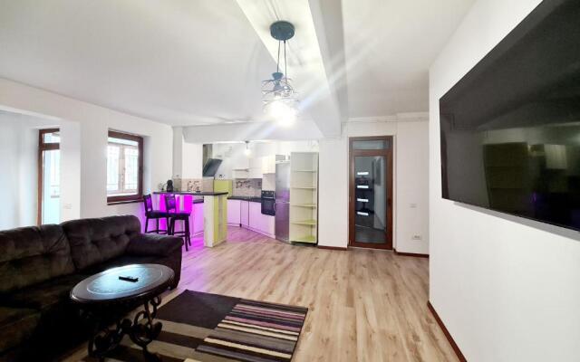 R.O.S.E. Apartment