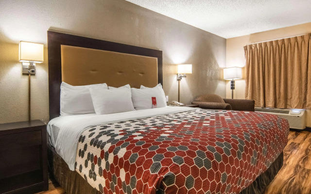 Econo Lodge Hillsboro I-35