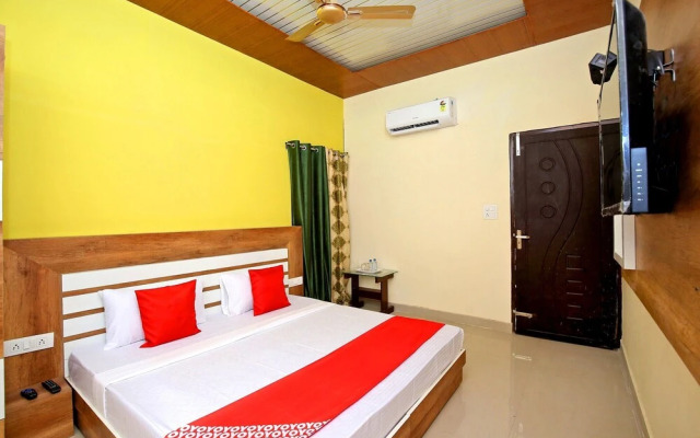 OYO 39957 Hotel HC King