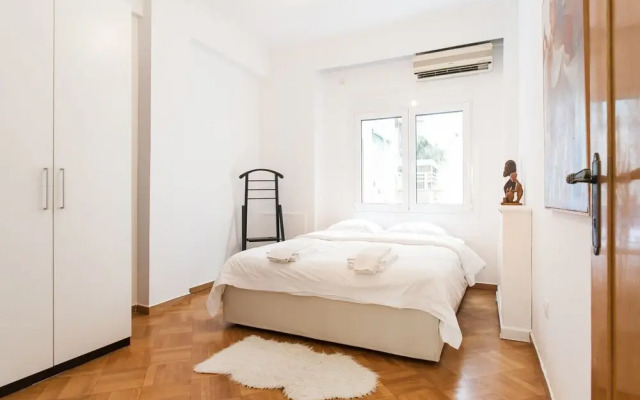 Explore Athens with 2-bdr Condo near Acropolis!