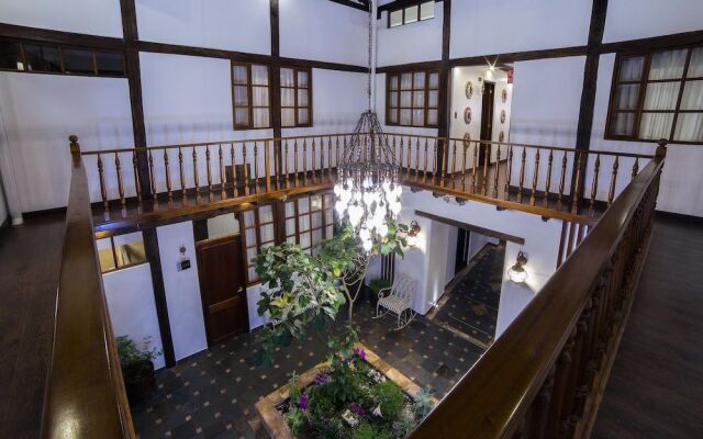 Felicia Hotel & Suites