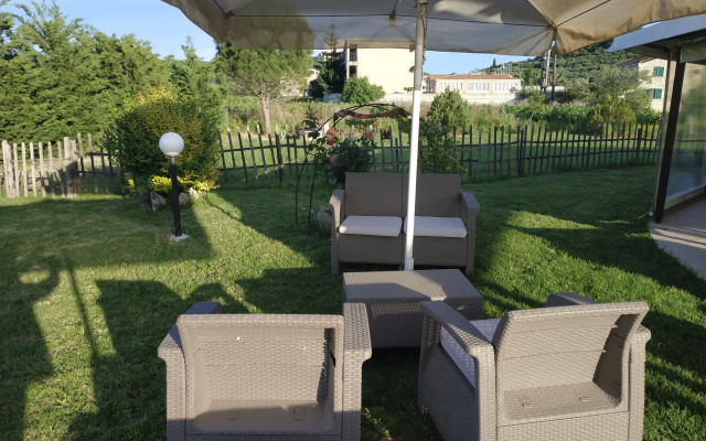 Eleni's Garden & Castello Suites