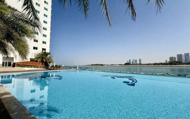 Urban 1BR Palm Apt w Beach Access
