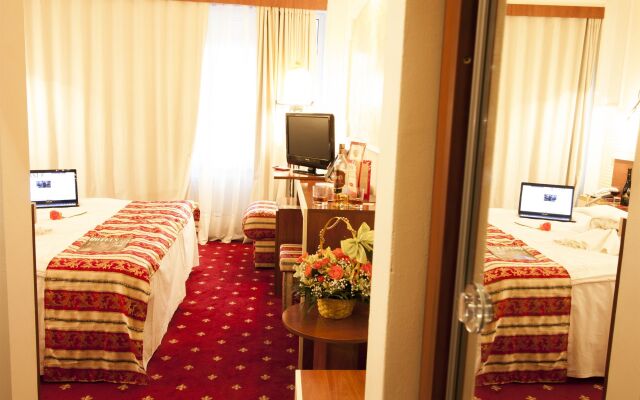 Prahova Plaza Hotel