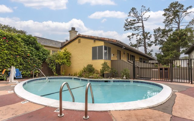 Best Western Carmel's Town House Lodge