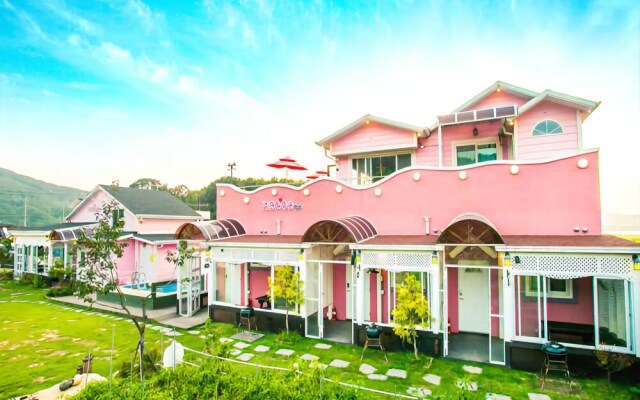 Ganghwa Pink House Pension