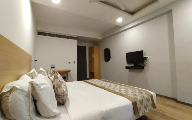 Saltstayz Express – Medicity (Near Medanta Hospital)