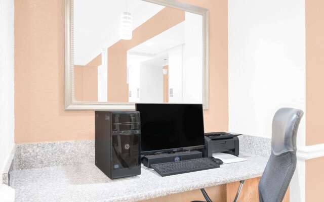 Baymont by Wyndham Pearsall