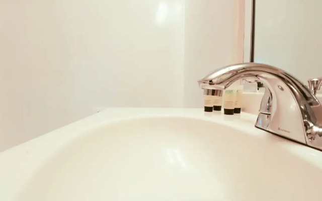 682 Hollywood Beach City View