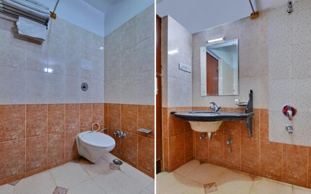 OYO 9900 Hotel Pioneer Plaza