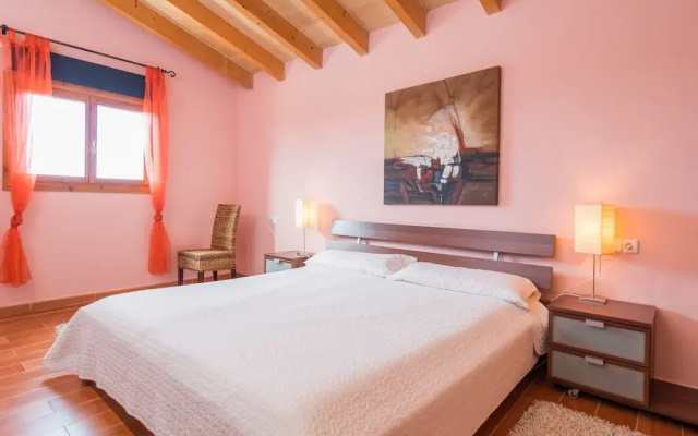 Can Canals in Art With 5 Bedrooms and 4 Bathrooms