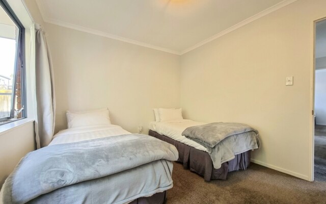Beautiful 3BR House - WiFi - Car park