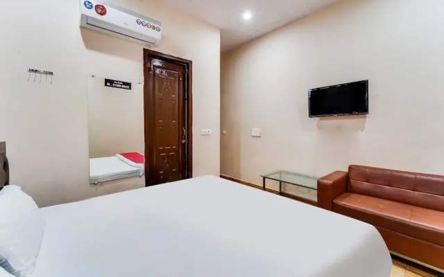 SPOT ON 61934 D Night Hotel