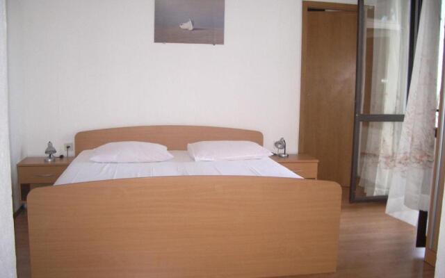 Apartments Josip - 150m from beach