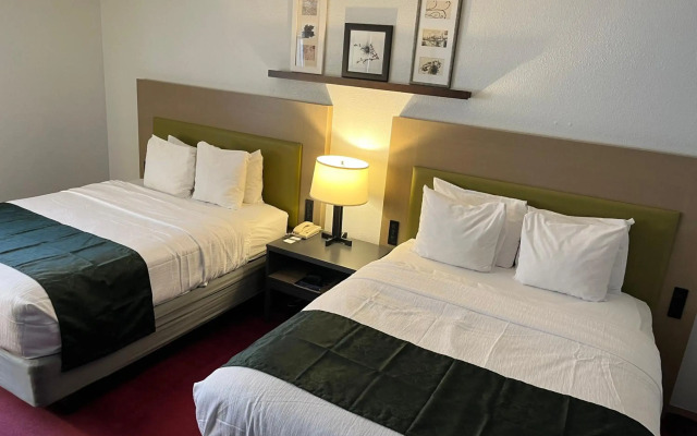 Pictured Rocks Inn & Suites
