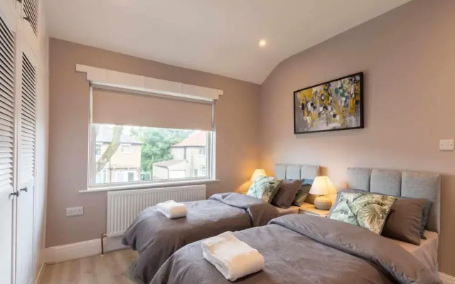 Buckingham House - Spacious 3-bedroom