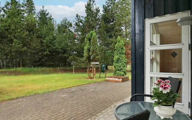 6 Person Holiday Home in Hals
