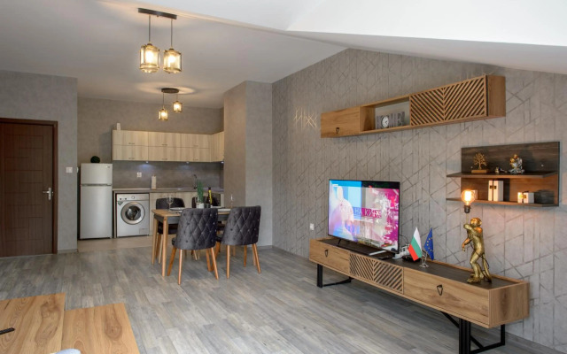 Luxury 2-bedroom apartment by Studenets Center