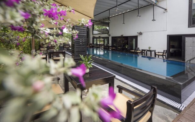 Sea Flower Hotel