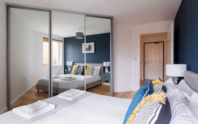 Modern Apartment in Bow
