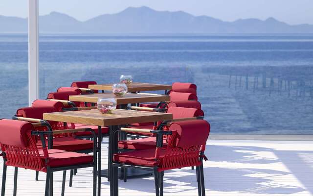 Dimitra Beach Hotel & Suites