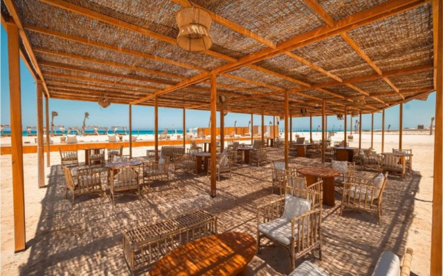 Makai Hotel North Coast by Brassbell