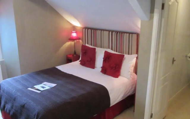Monties Guest House