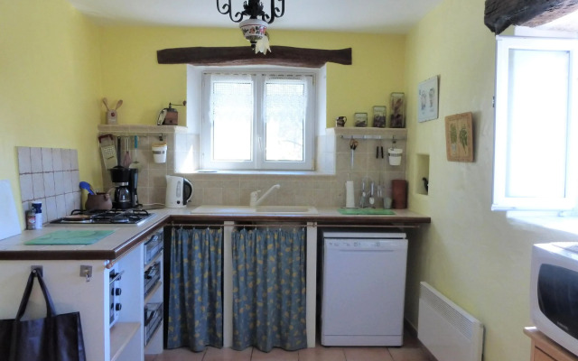 Charming Stone House With Terrace and Garden, Lussan