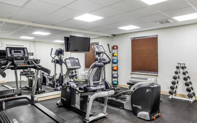 Days Inn & Suites by Wyndham Sherwood Park Edmonton