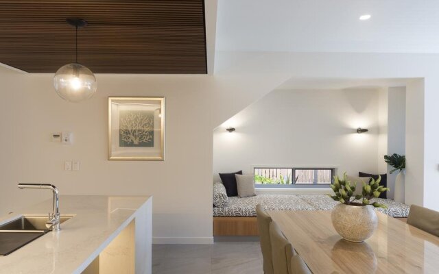 Koko's Beach House 3