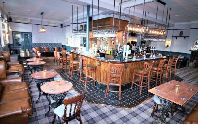 Summerfield Pub & Boutique Rooms