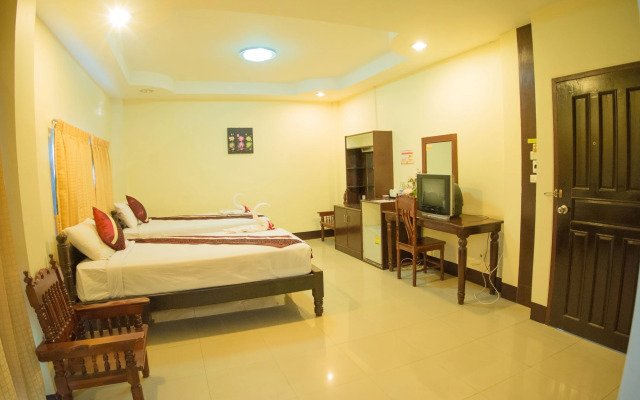 Submukdaphoomplace Hotel