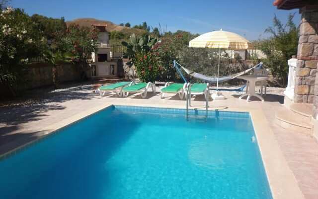 New Age Villa Tina