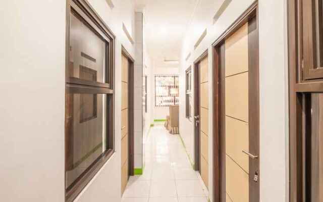 Oyo Life 2449 Sandila Residence