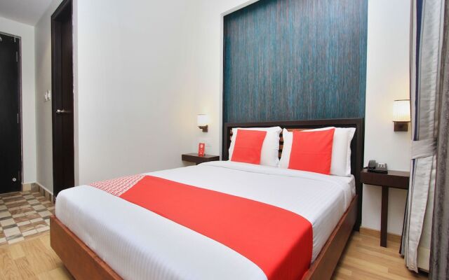 OYO 13090 Astor Hotel