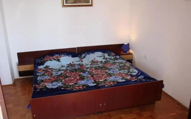 Apartment on the Second Floor