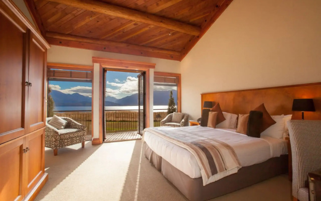 Fiordland Lodge