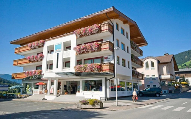  Apartmenthaus Brixen & Haus Central