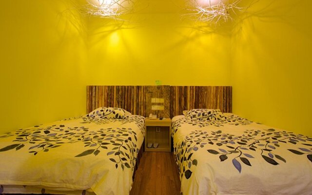Hometree Theme Hotel