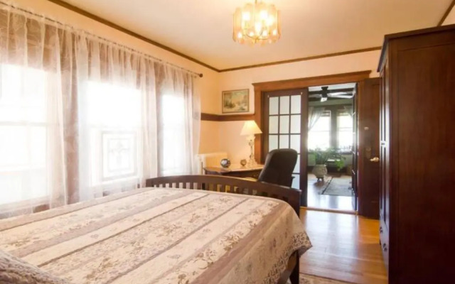 Victorian Condo