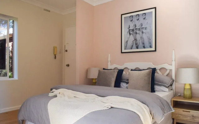 Sun-drenched 1 Bed Studio Apartment In Newtown