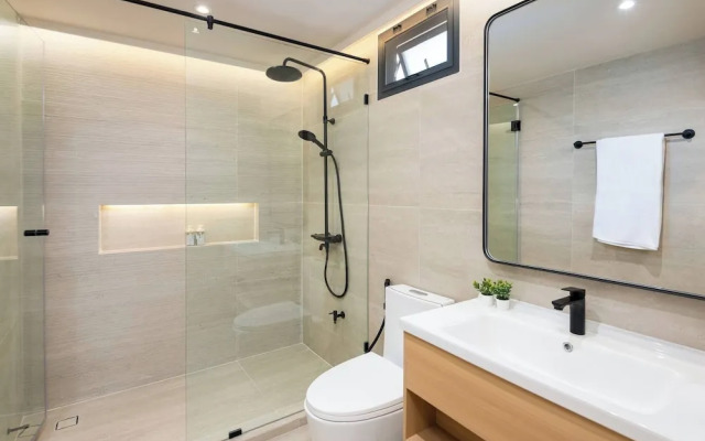 Stylish 5BR Poolhouse & Theater 2mins to BTS